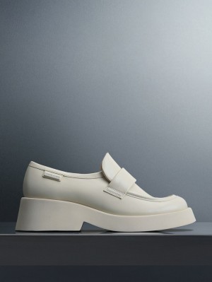 Loafers Charles And Keith Giselle λουρακια Χοντρός λουστρινι κρέμα | 29480-DAVM