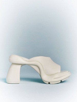 Mules Charles And Keith Leila Sculptural κρέμα | 35467-UFMP
