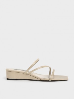 Mules Charles And Keith strappy Wedge Μπεζ | 92637-ZAQS