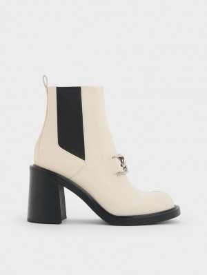 Μποτακια Charles And Keith Gabine Block Heel κρέμα | 89702-KOCG