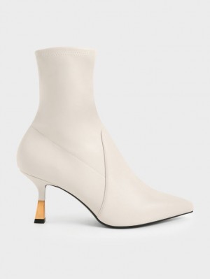 Μποτακια Charles And Keith Kitten Heel ασπρα | 30725-TMHN