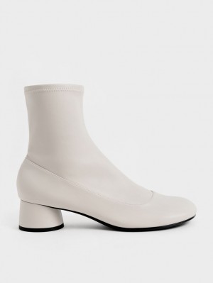 Μποτακια Charles And Keith Stitch-Trim Cylindrical Heel ασπρα | 18094-TRPD