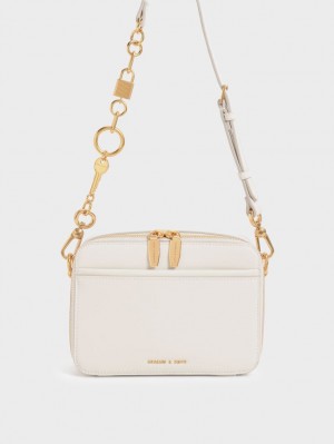 τσαντα χειροσ Charles And Keith Lock & Key Chain κρέμα | 91403-TXMS