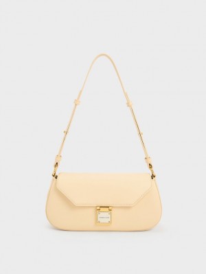 τσάντεσ ώμου Charles And Keith Oona Curved Μπεζ | 05493-ONUK