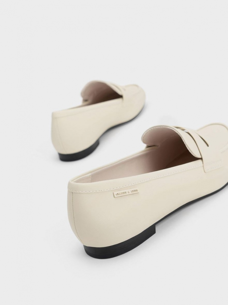 Loafers Charles And Keith Cut-Out Almond toe Penny κρέμα | 97631-ZCPA