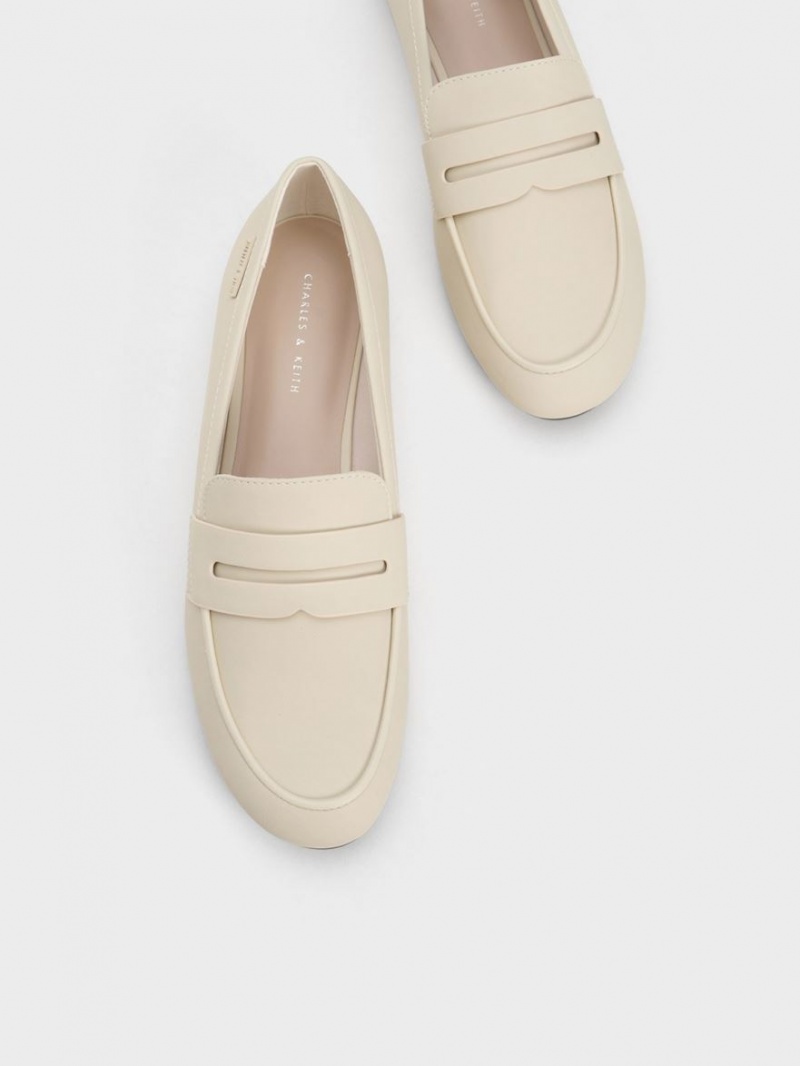 Loafers Charles And Keith Cut-Out Almond toe Penny κρέμα | 97631-ZCPA
