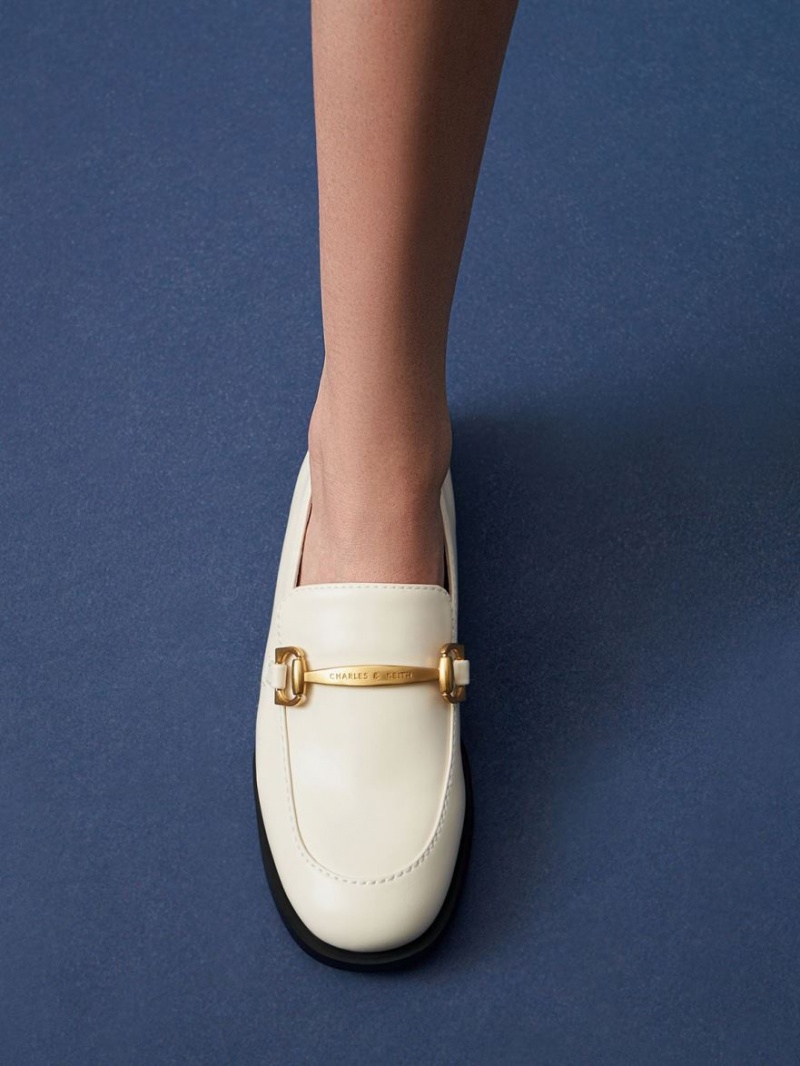 Loafers Charles And Keith Metallic Accent ασπρα | 68907-KQIR