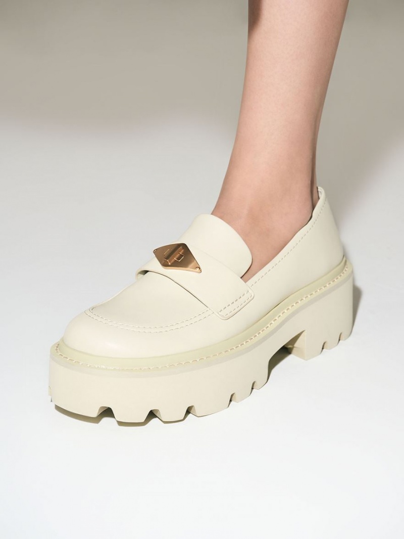 Loafers Charles And Keith Metallic Accent Χοντρός flatforms Penny κρέμα | 53674-IJTZ