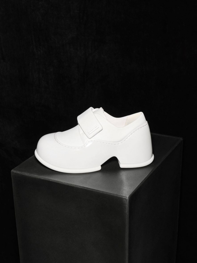 Loafers Charles And Keith Pixie λουστρινι flatforms ασπρα | 14297-XMDJ