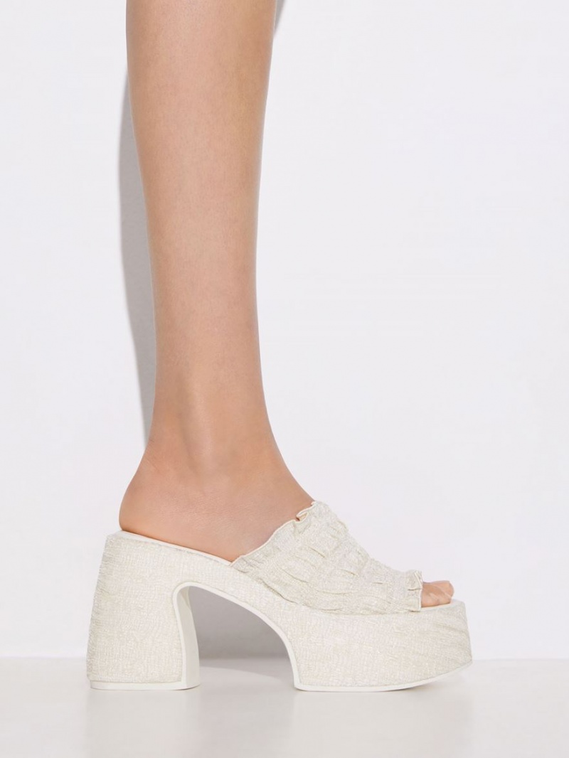 Mules Charles And Keith Nuala Ruched flatforms κρέμα | 72594-BHNV