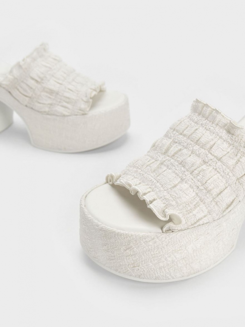 Mules Charles And Keith Nuala Ruched flatforms κρέμα | 72594-BHNV