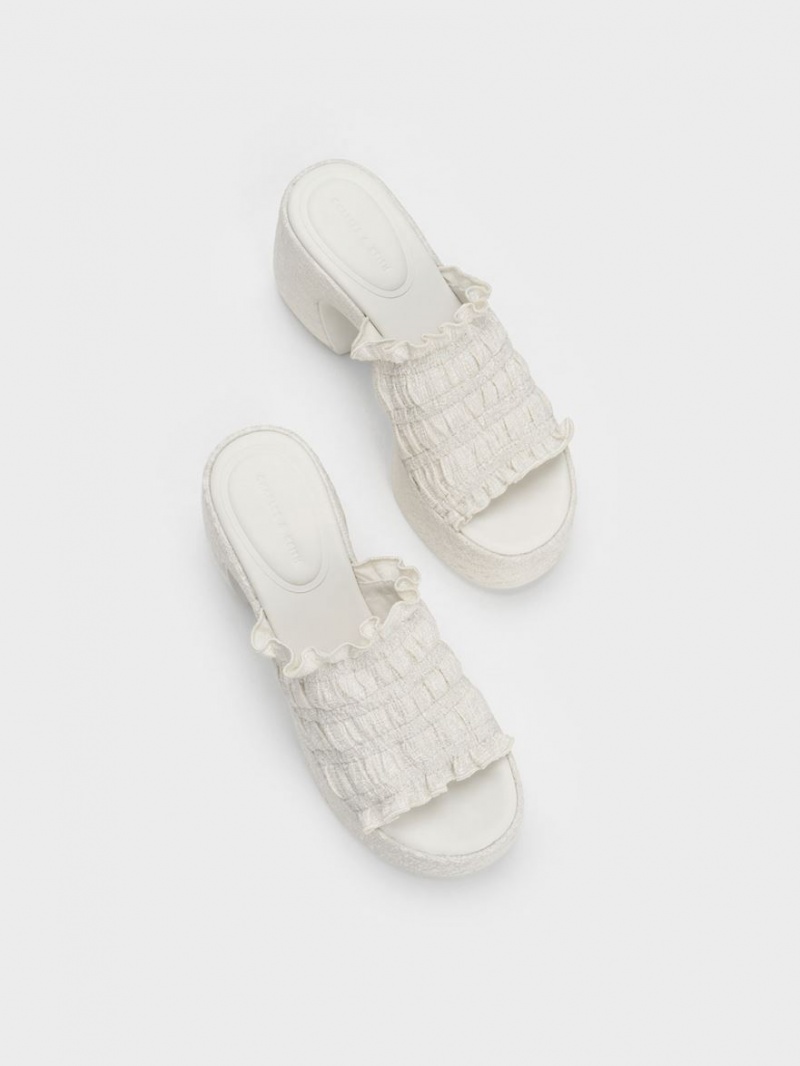 Mules Charles And Keith Nuala Ruched flatforms κρέμα | 72594-BHNV