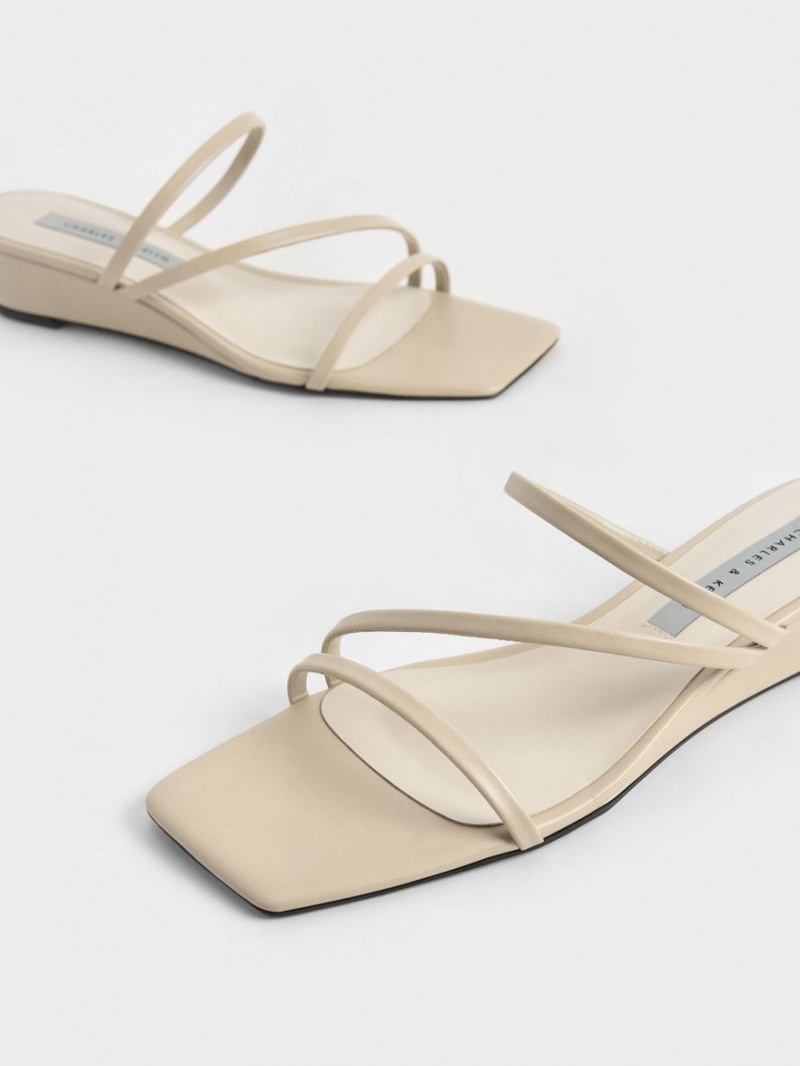 Mules Charles And Keith strappy Wedge Μπεζ | 92637-ZAQS