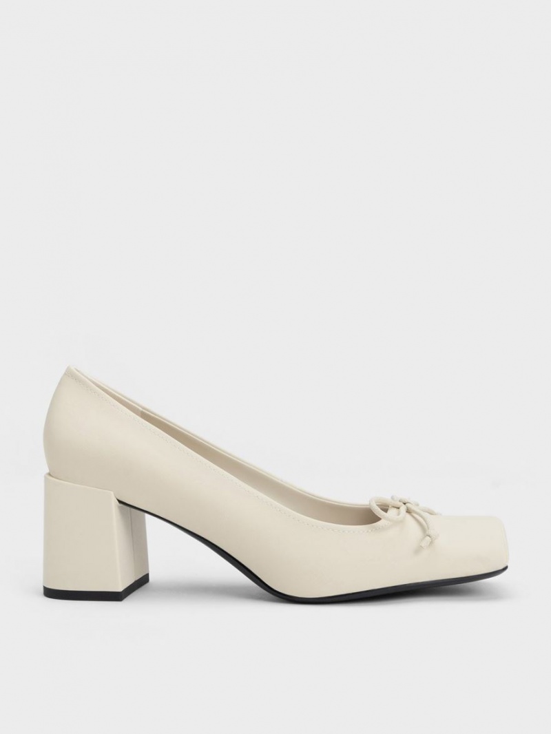 Γοβεσ Charles And Keith Bow Square-toe κρέμα | 42607-TKHW