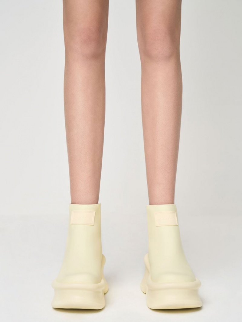 Μποτακια Charles And Keith Curved flatforms κίτρινα | 49607-FJOS