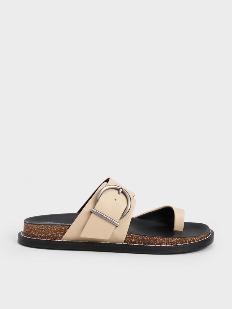 Σανδαλια Charles And Keith Metallic πόρπης toe-Ring Μπεζ | 45803-NHGR