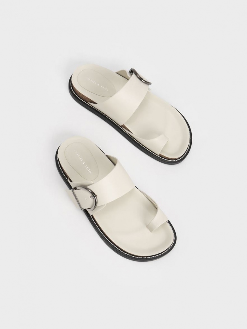 Σανδαλια Charles And Keith Metallic πόρπης toe-Ring ασπρα | 76428-SHTD