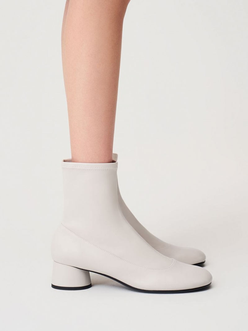 Μποτακια Charles And Keith Stitch-Trim Cylindrical Heel ασπρα | 18094-TRPD
