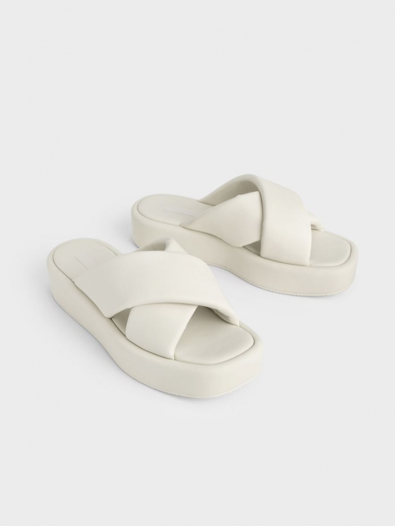 Σαγιοναρεσ Charles And Keith Με Επένδυση Crossover Flatforms ασπρα | 29465-CRDG