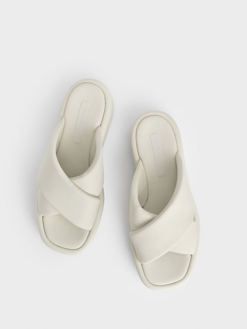 Σαγιοναρεσ Charles And Keith Με Επένδυση Crossover Flatforms ασπρα | 29465-CRDG