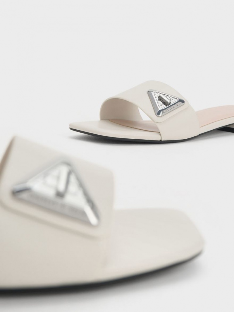 Σανδάλια Slide Charles And Keith Trice Metallic Accent ασπρα | 01378-XYKA