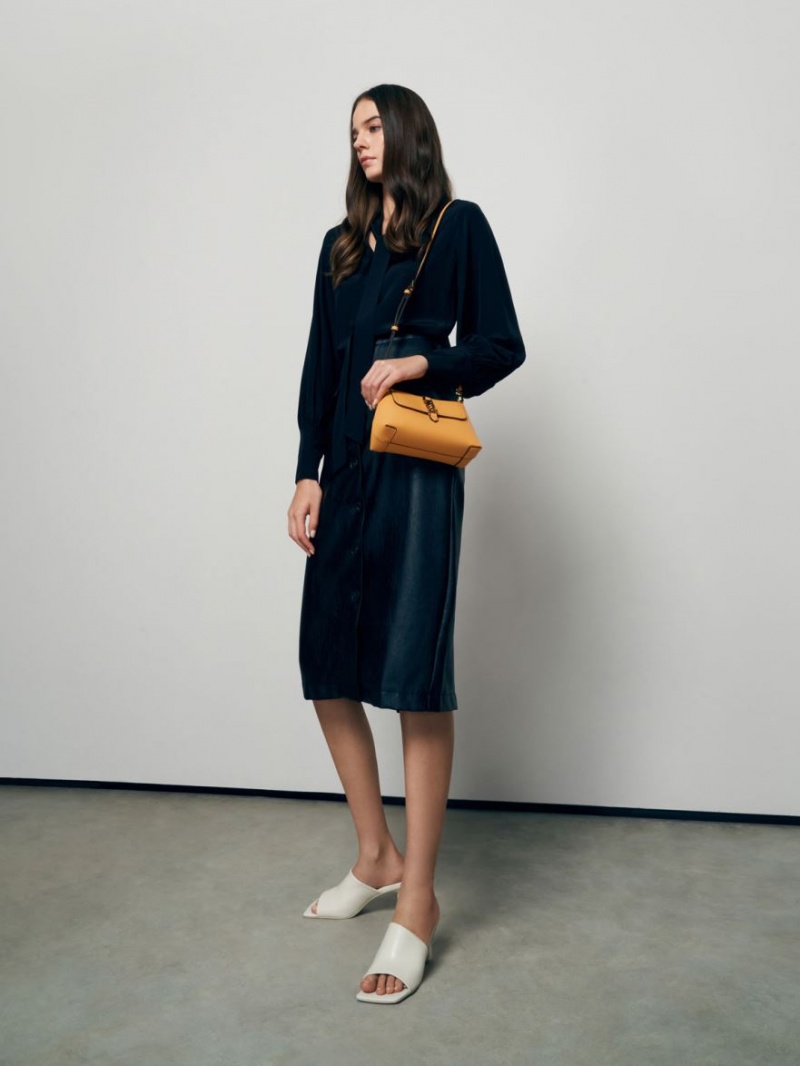 τσαντα χειροσ Charles And Keith Atlas Chain μουστάρδα | 57429-AJTV
