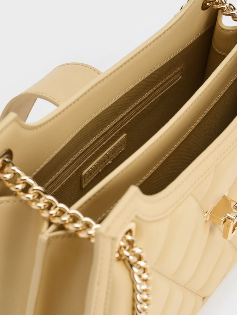 τσάντεσ ώμου Charles And Keith Cressida Καπιτονέ Trapeze Chain Μπεζ | 58312-QJDN