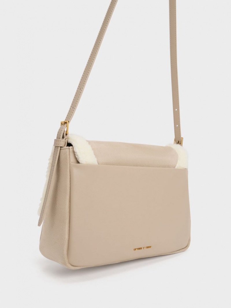 τσάντεσ ώμου Charles And Keith Daki Fur-Trim Belted Trapeze Μπεζ | 13074-TJDW