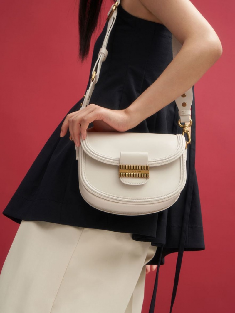 Τσάντες Σέλας Charles And Keith Embellished κρέμα | 53924-HSEN
