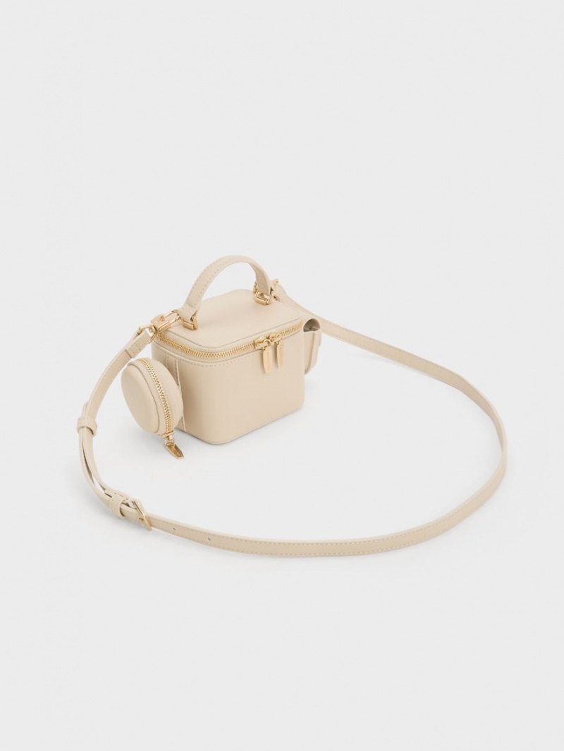 τσαντα χειροσ Charles And Keith Gaia Boxy Top Μπεζ | 51870-RTJD