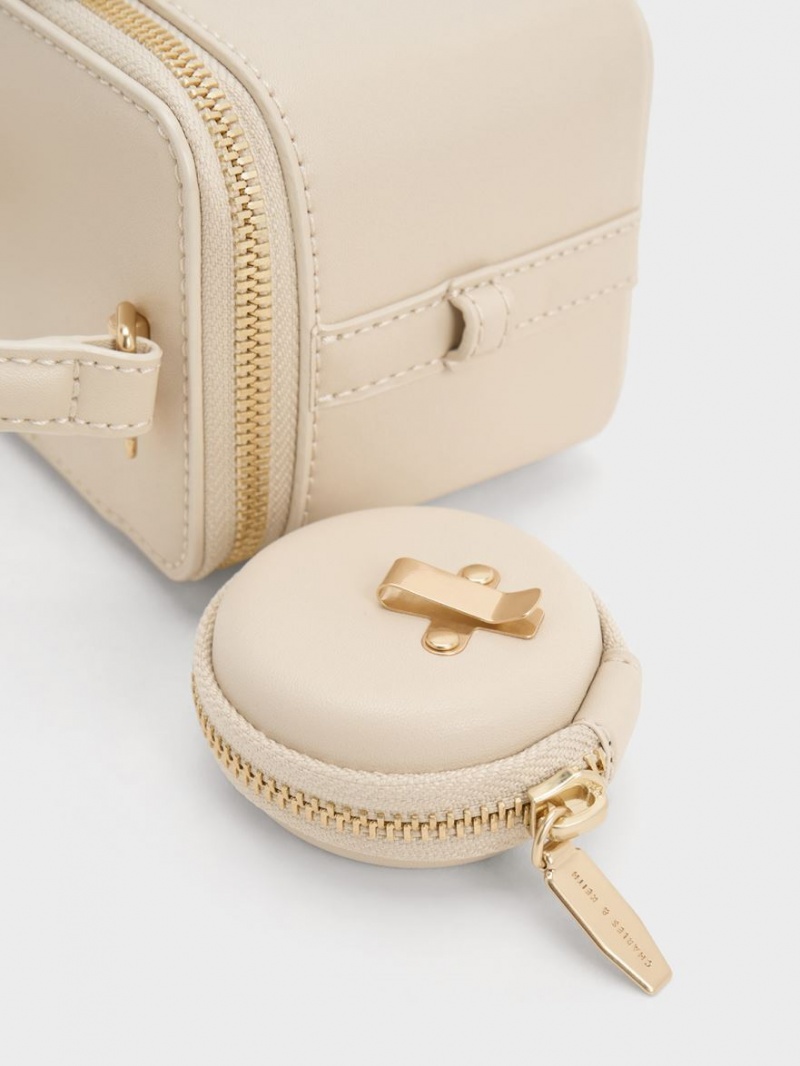 τσαντα χειροσ Charles And Keith Gaia Boxy Top Μπεζ | 51870-RTJD