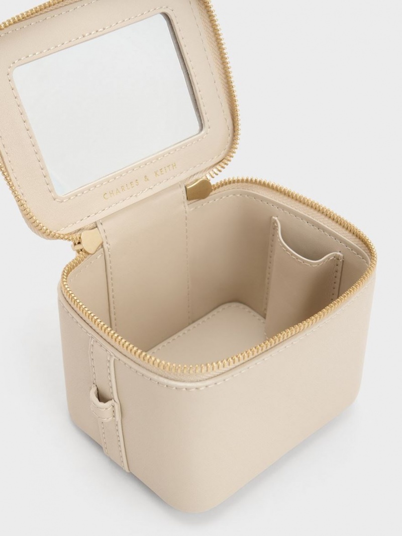 τσαντα χειροσ Charles And Keith Gaia Boxy Top Μπεζ | 51870-RTJD