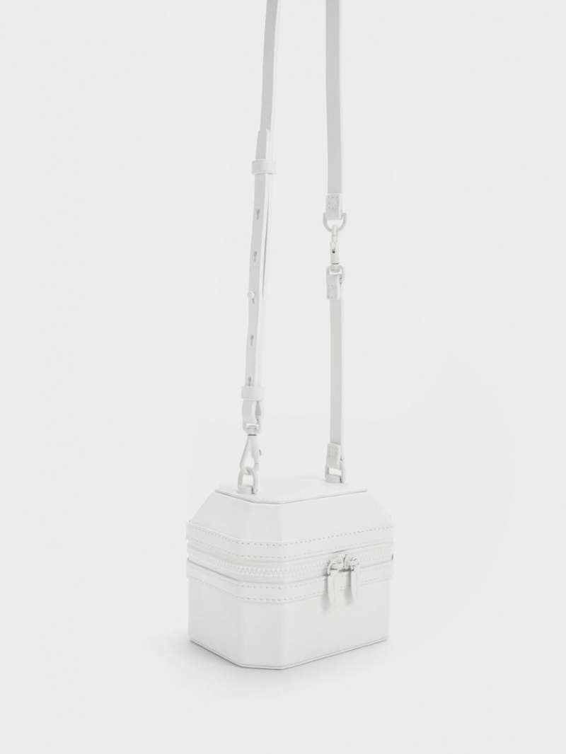 τσαντα χειροσ Charles And Keith Geometric Boxy Top ασπρα | 72513-JRHX