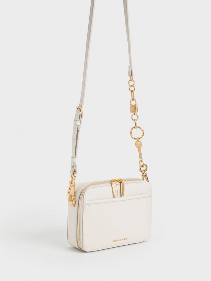 τσαντα χειροσ Charles And Keith Lock & Key Chain κρέμα | 91403-TXMS