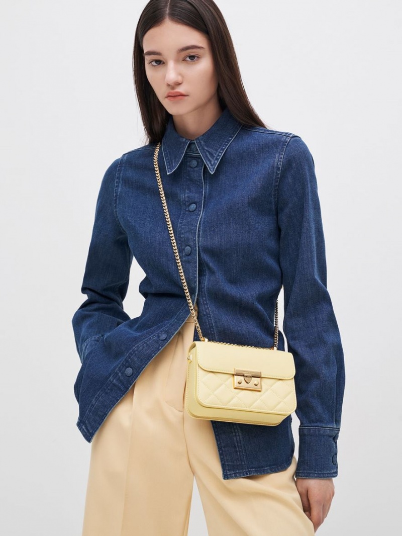τσάντεσ χιαστί Charles And Keith Metallic Push-Lock Chain κίτρινα | 07498-VIGT
