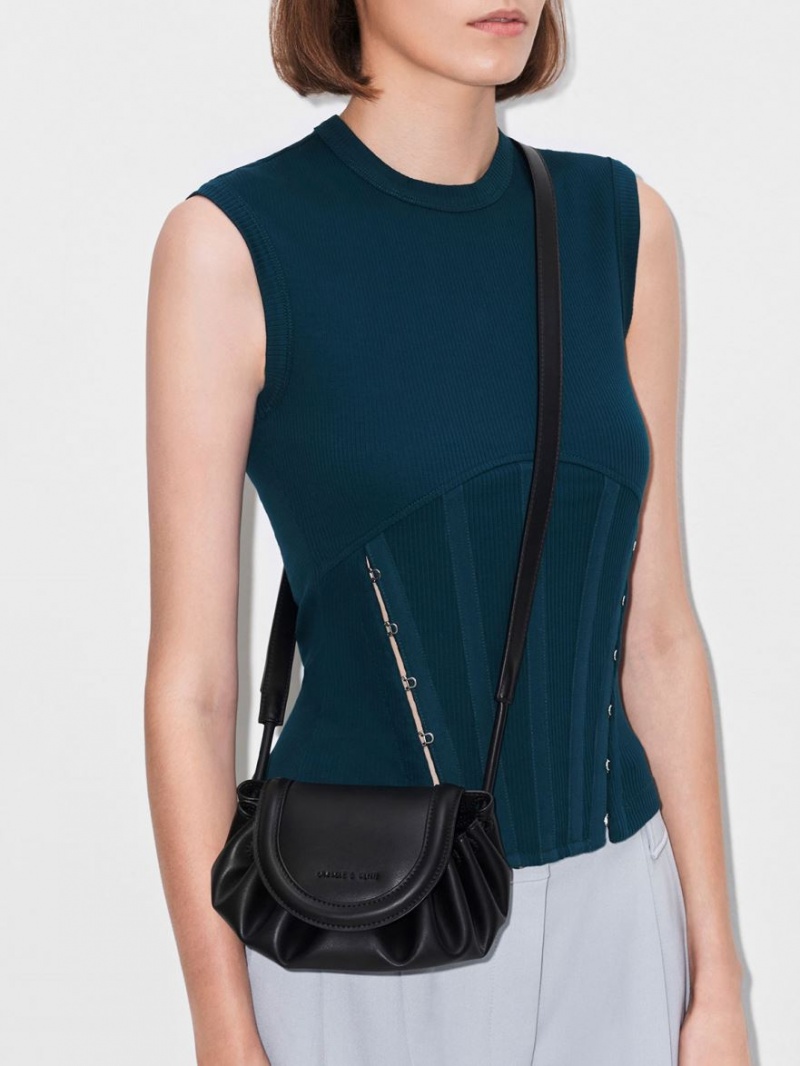 τσάντεσ χιαστί Charles And Keith Mini Blossom Curved Flap μαυρα | 30745-ISDU