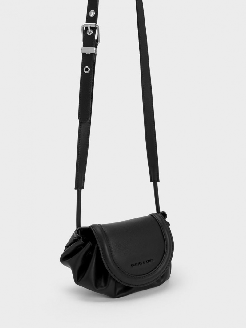 τσάντεσ χιαστί Charles And Keith Mini Blossom Curved Flap μαυρα | 30745-ISDU