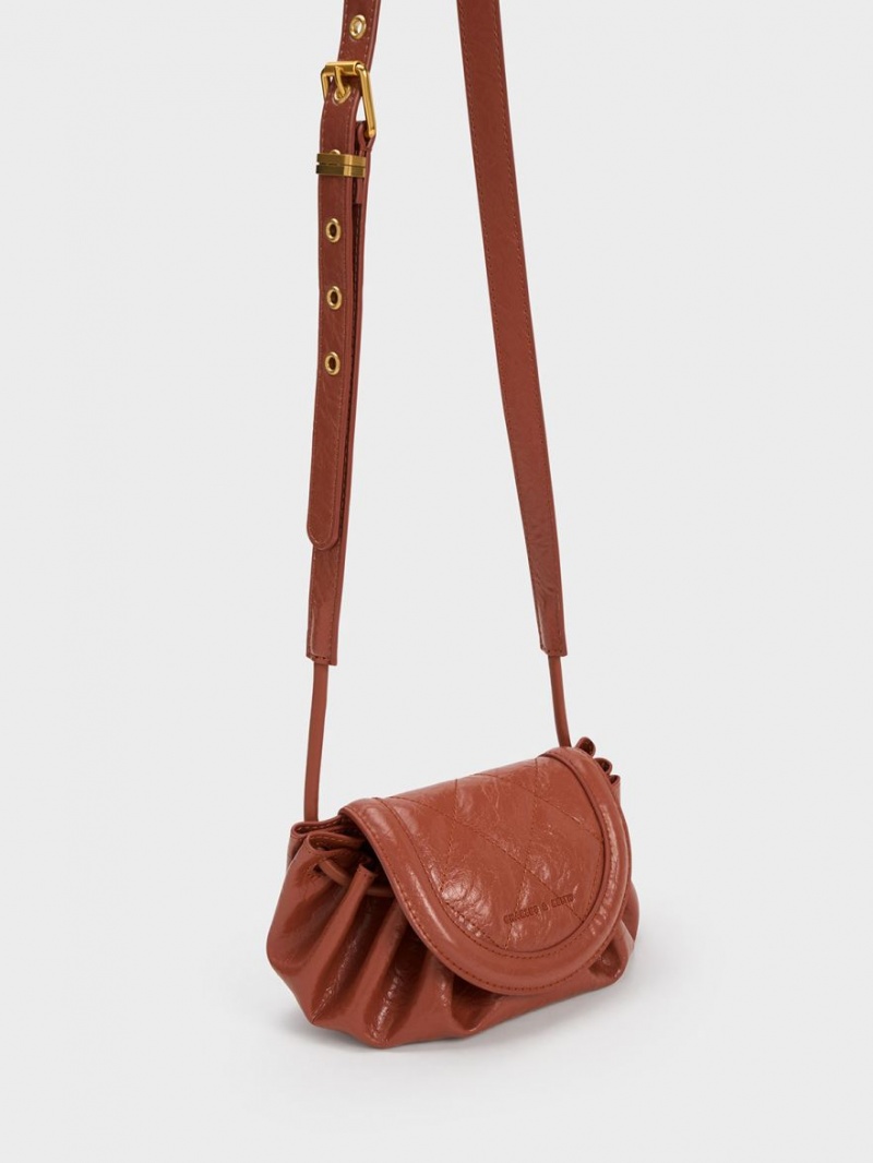 τσάντεσ χιαστί Charles And Keith Mini Blossom Curved Flap Καπιτονέ σκούρο κοκκινα | 09152-KAQW