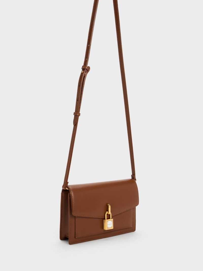 τσάντεσ χιαστί Charles And Keith Padlock Envelope σοκολάτα | 01287-UXMK