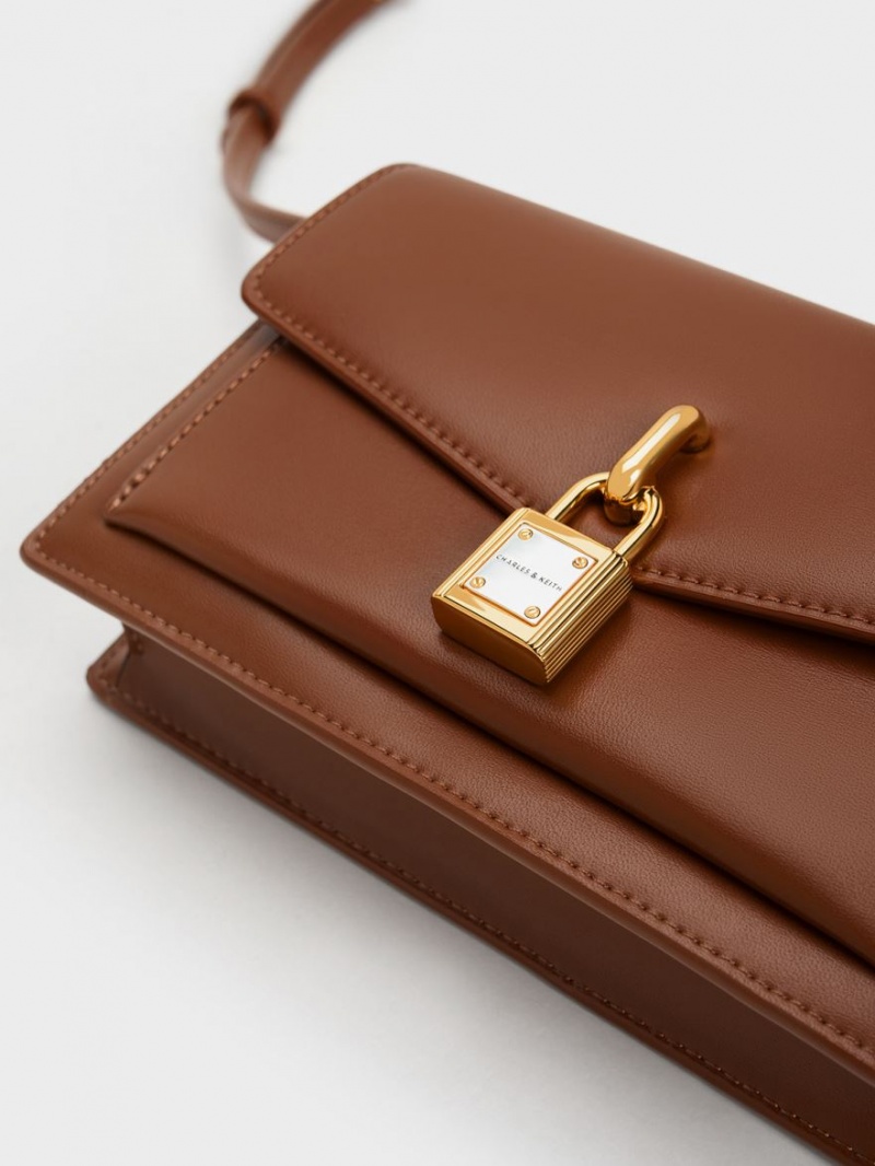 τσάντεσ χιαστί Charles And Keith Padlock Envelope σοκολάτα | 01287-UXMK