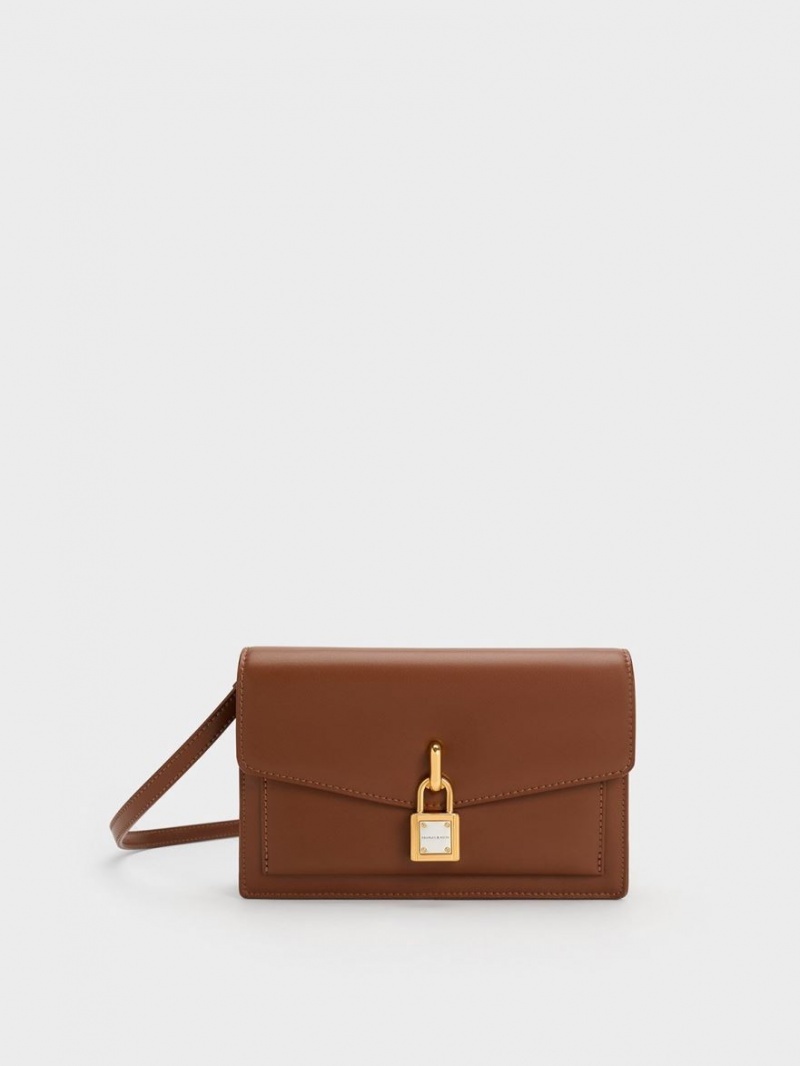 τσάντεσ χιαστί Charles And Keith Padlock Envelope σοκολάτα | 01287-UXMK
