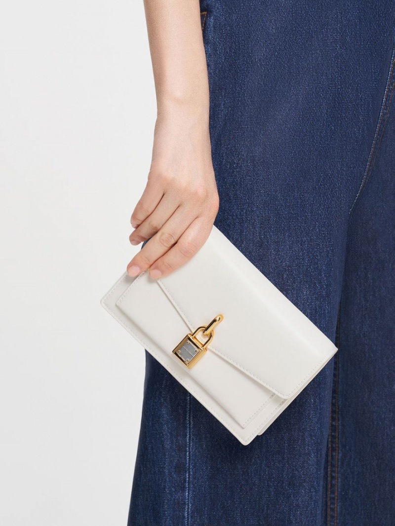τσάντεσ χιαστί Charles And Keith Padlock Envelope ασπρα | 73259-AVGP