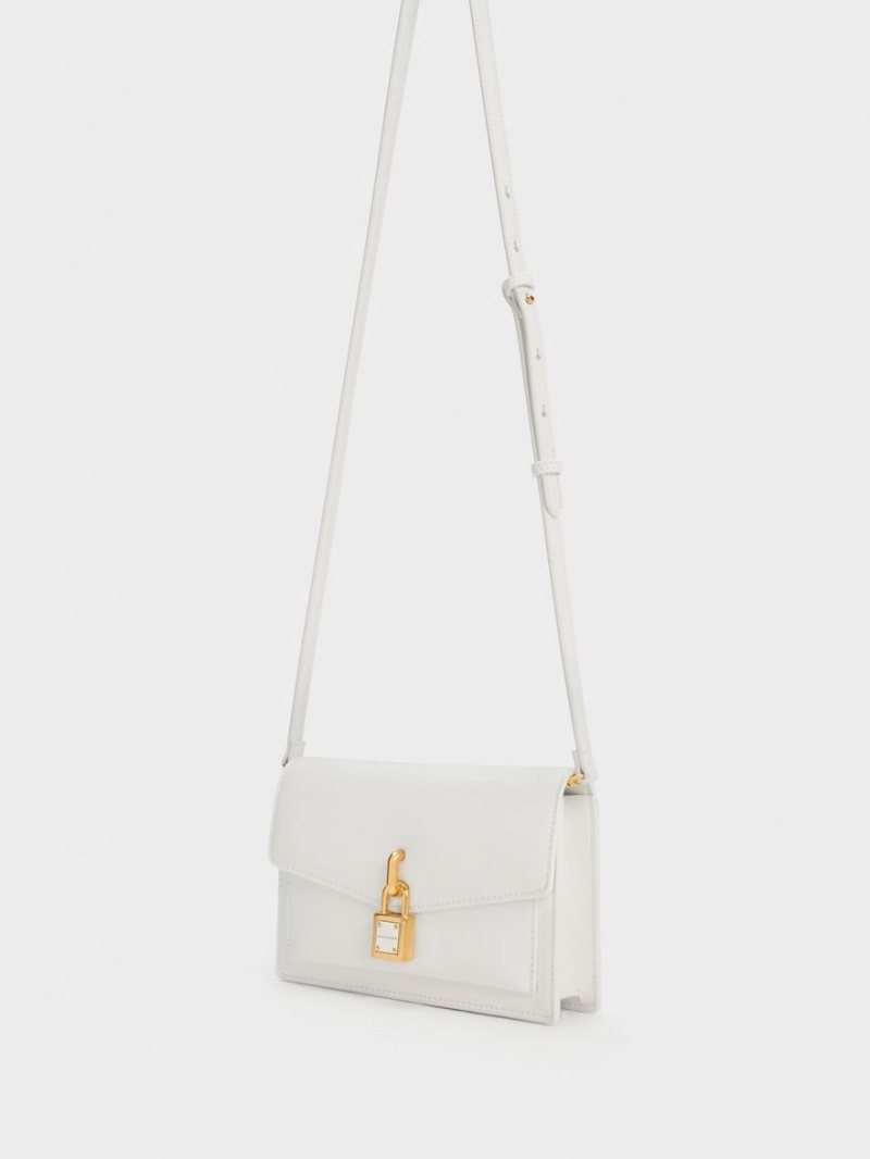 τσάντεσ χιαστί Charles And Keith Padlock Envelope ασπρα | 73259-AVGP