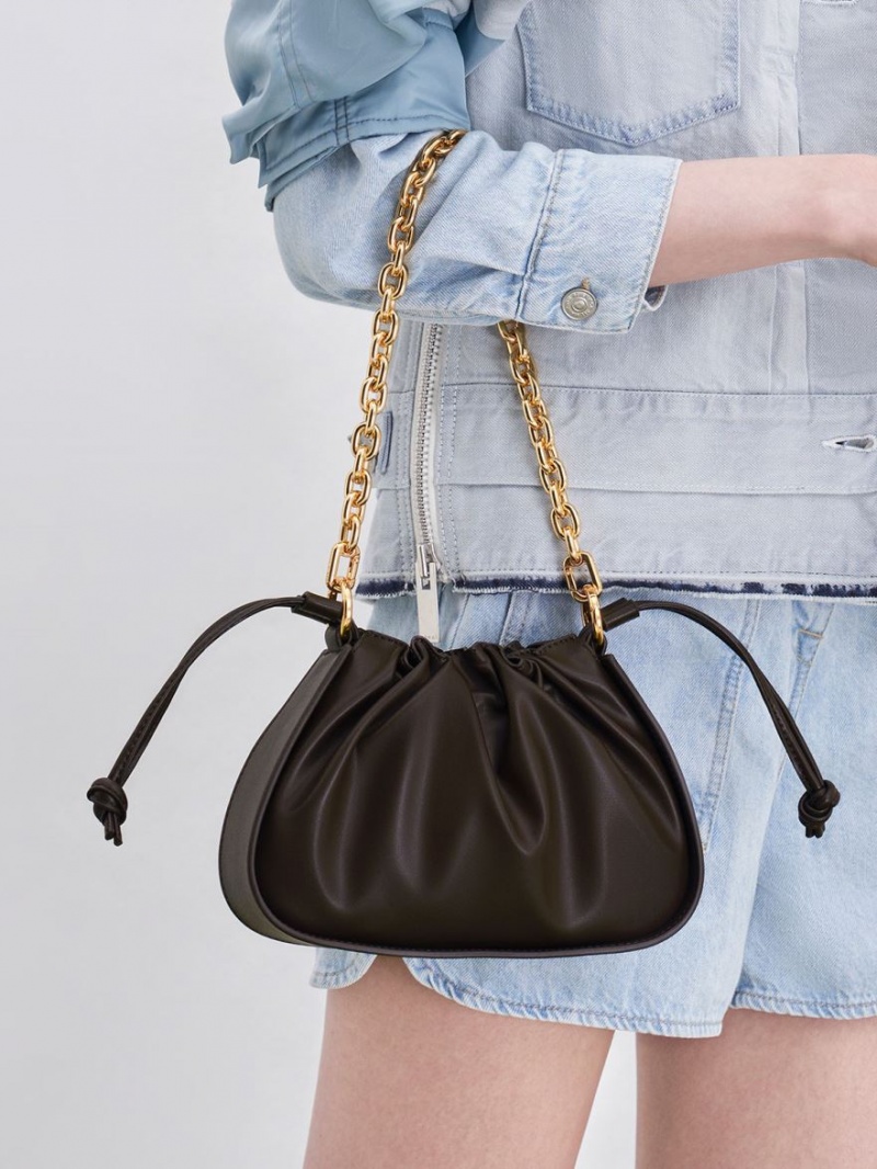 τσάντεσ ώμου Charles And Keith Ruched Chain Handle Drawstring σκούρο καφε | 98412-NGAJ
