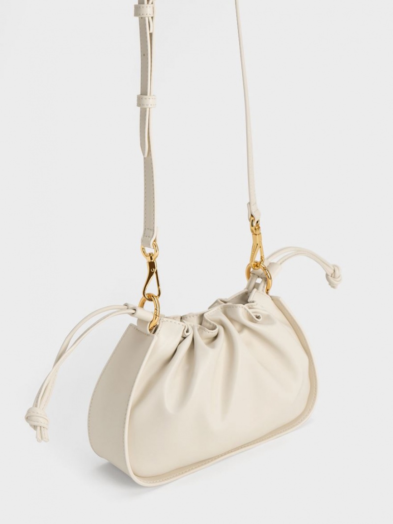 τσάντεσ ώμου Charles And Keith Ruched Chain Handle Drawstring ασπρα | 67439-JTHN