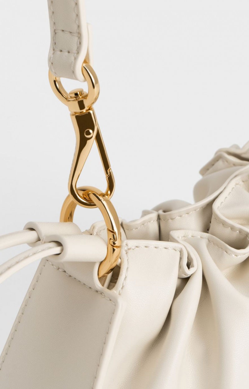 τσάντεσ ώμου Charles And Keith Ruched Chain Handle Drawstring ασπρα | 67439-JTHN