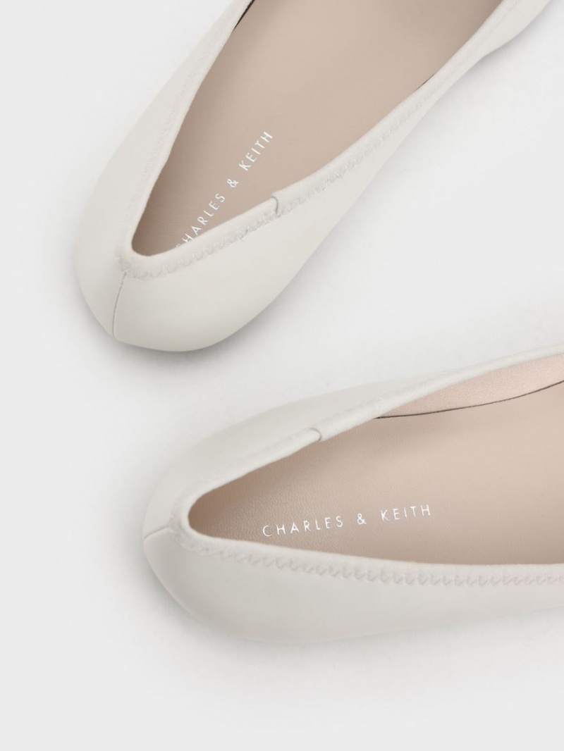 Παπουτσια Μπαλαρινεσ Charles And Keith Ruched Square-toe Χοντρός Chain-Link ασπρα | 81047-HPTS