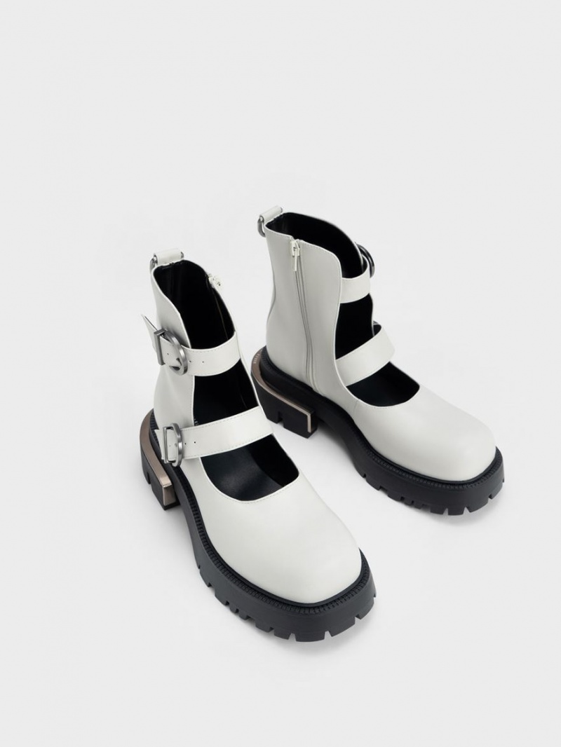 Χονδρές Μπότες Charles And Keith Selma Buckled ασπρα | 26947-ISPA