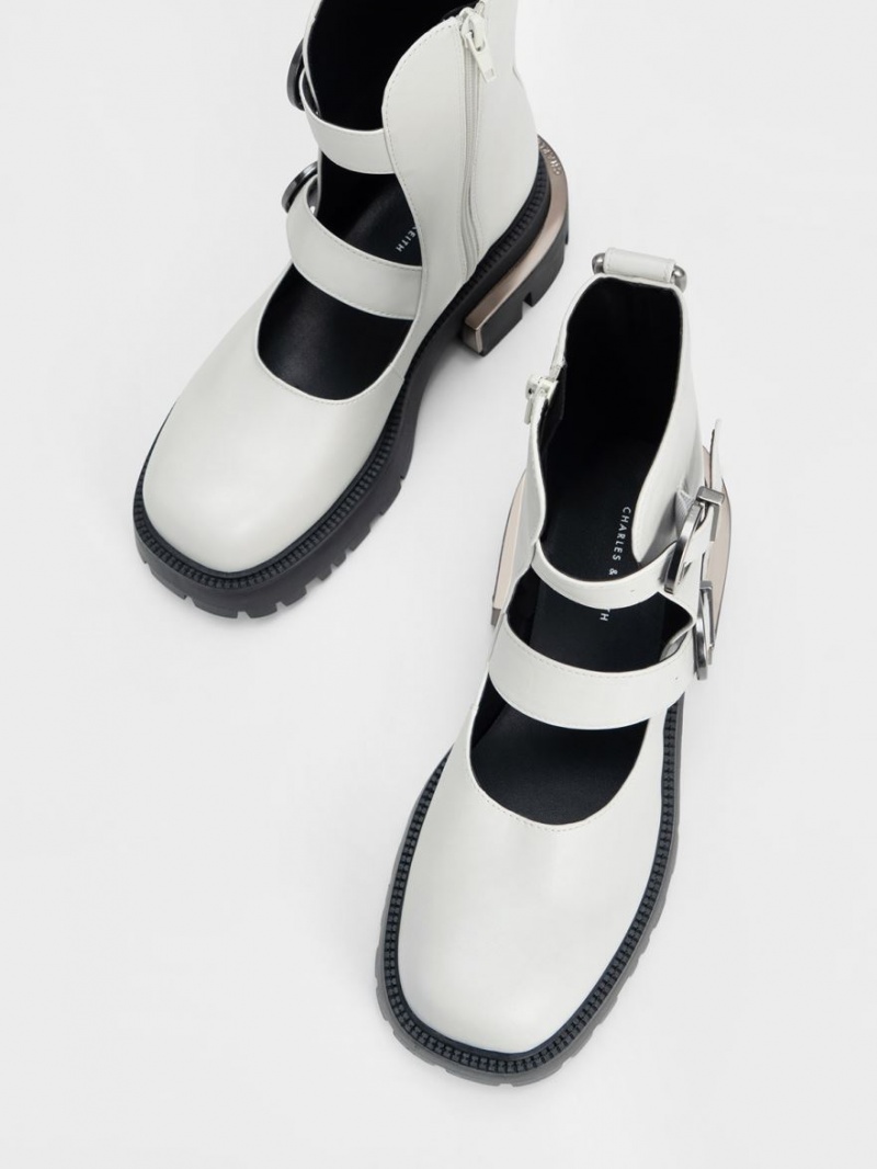 Χονδρές Μπότες Charles And Keith Selma Buckled ασπρα | 26947-ISPA