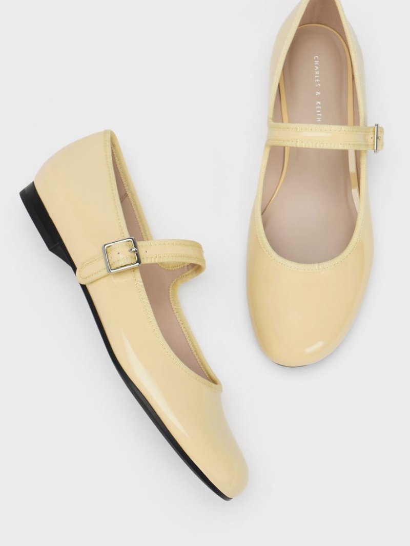 Παπουτσια Μπαλαρινεσ Charles And Keith λουστρινι Buckled Mary Jane κίτρινα | 07945-GADF